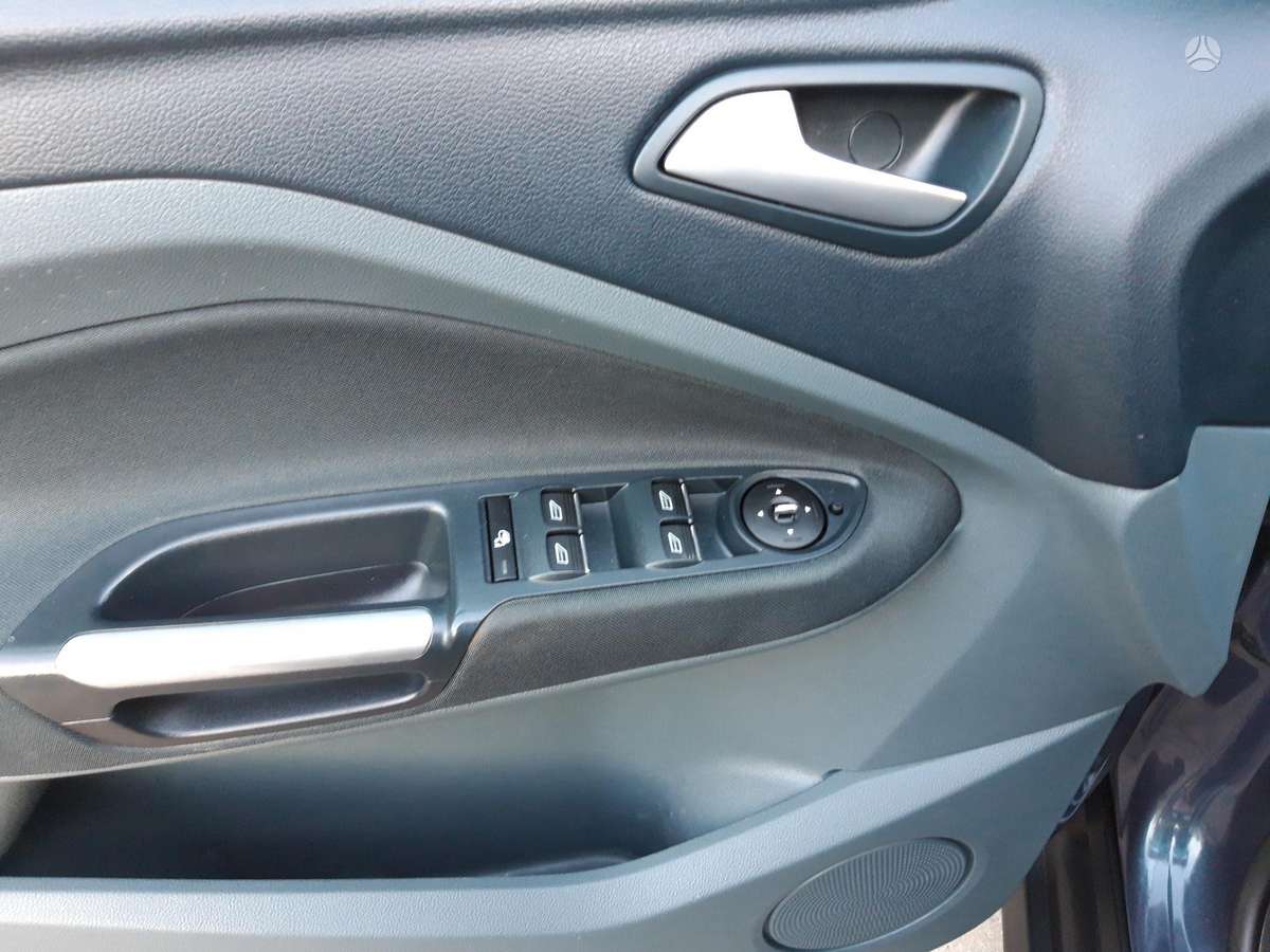 Ford Grand 2011 — photo 13