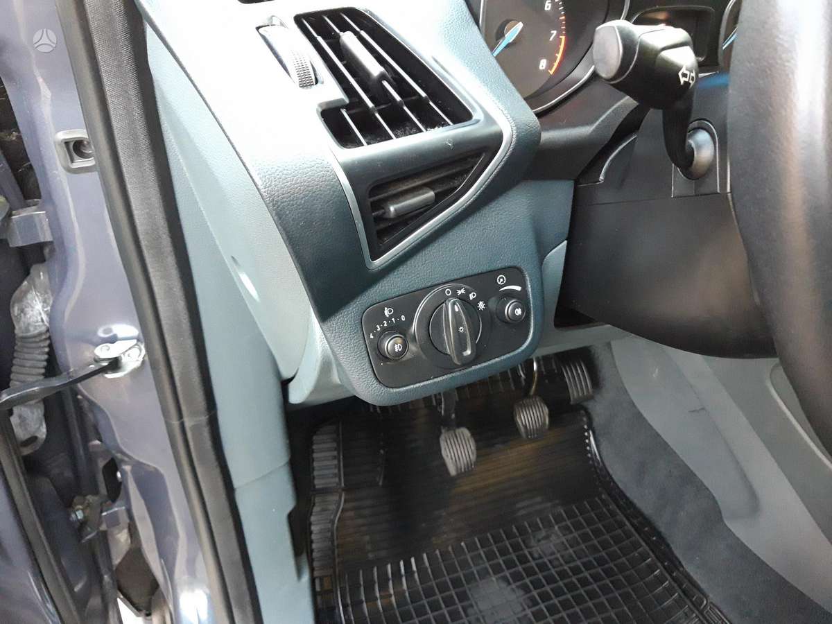 Ford Grand 2011 — photo 14