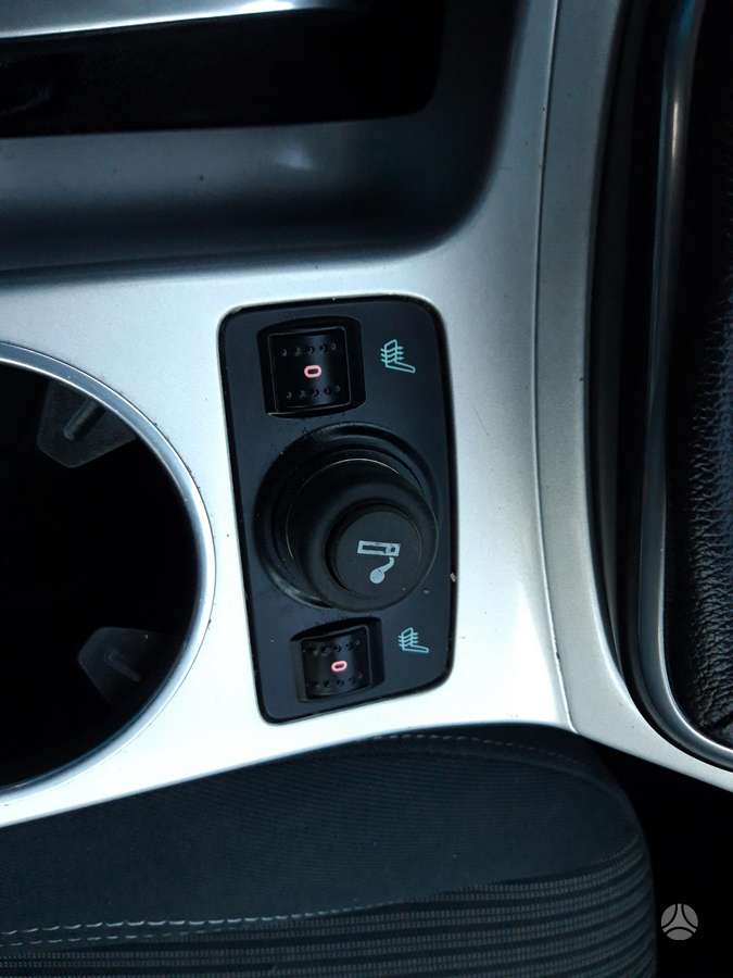 Ford Grand 2011 — photo 16