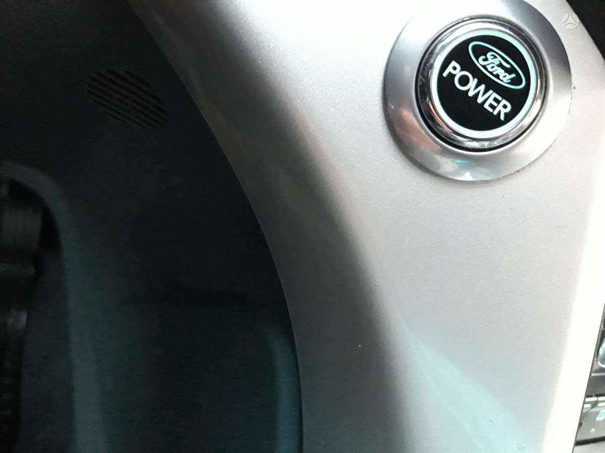 Ford Grand 2011 — photo 21