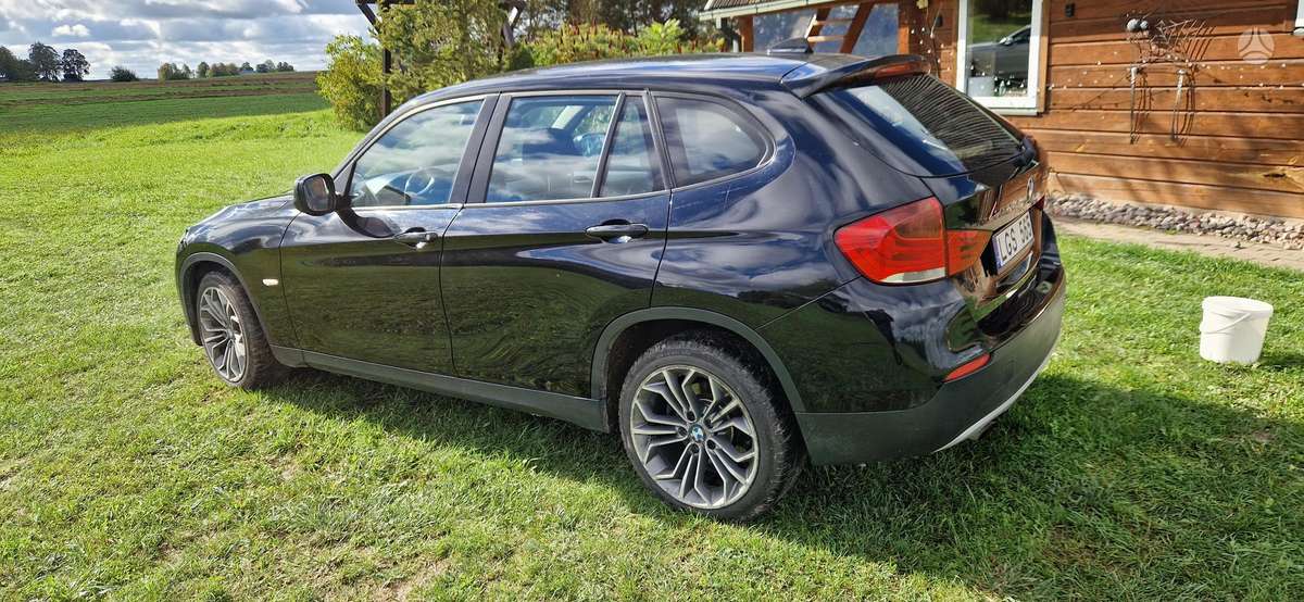 BMW X1 2010 — вигляд ззаду
