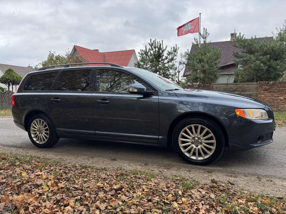 Volvo V70 2008 — photo 12