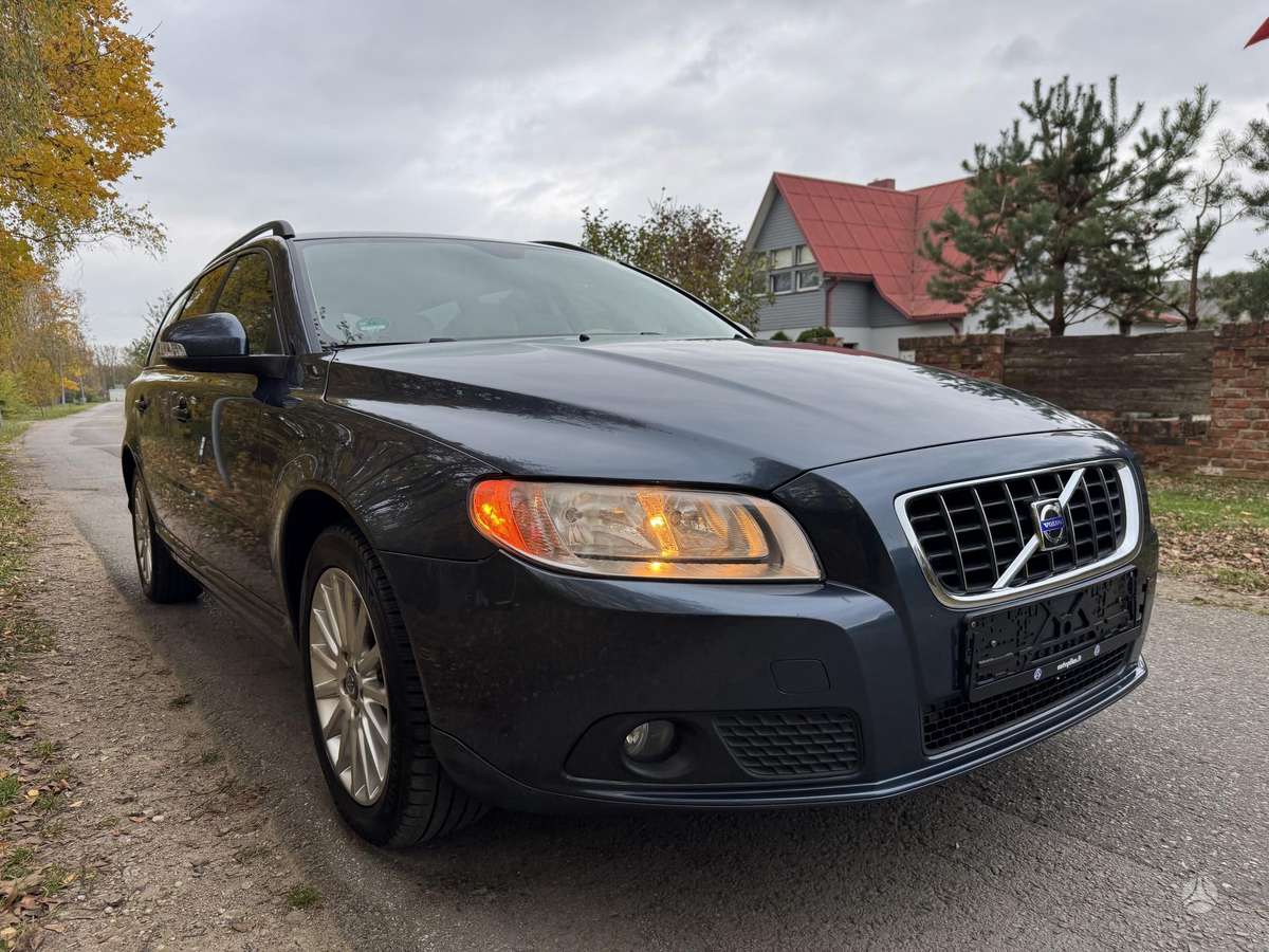 Volvo V70 2008 — photo 14