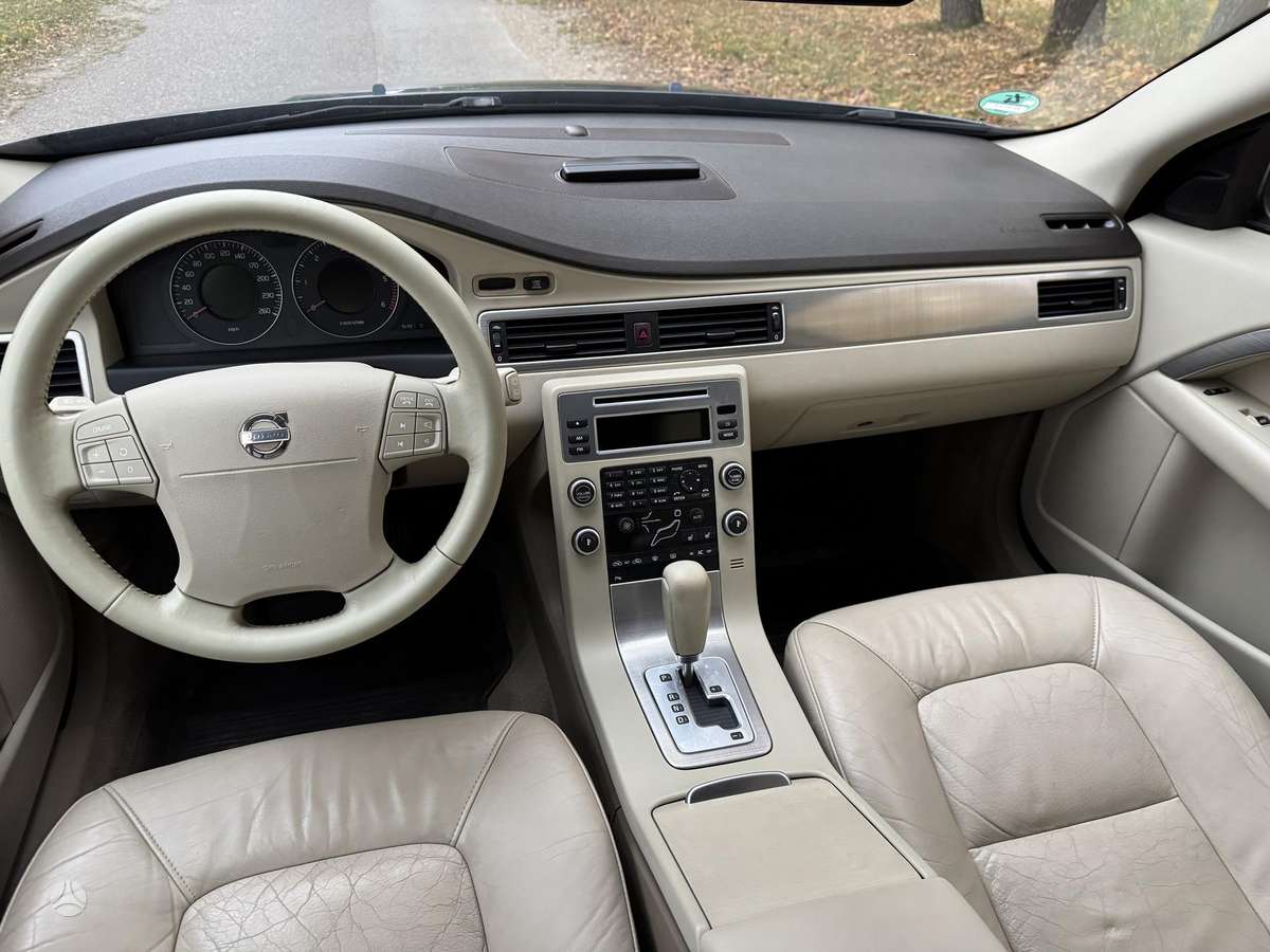 Volvo V70 2008 — photo 21