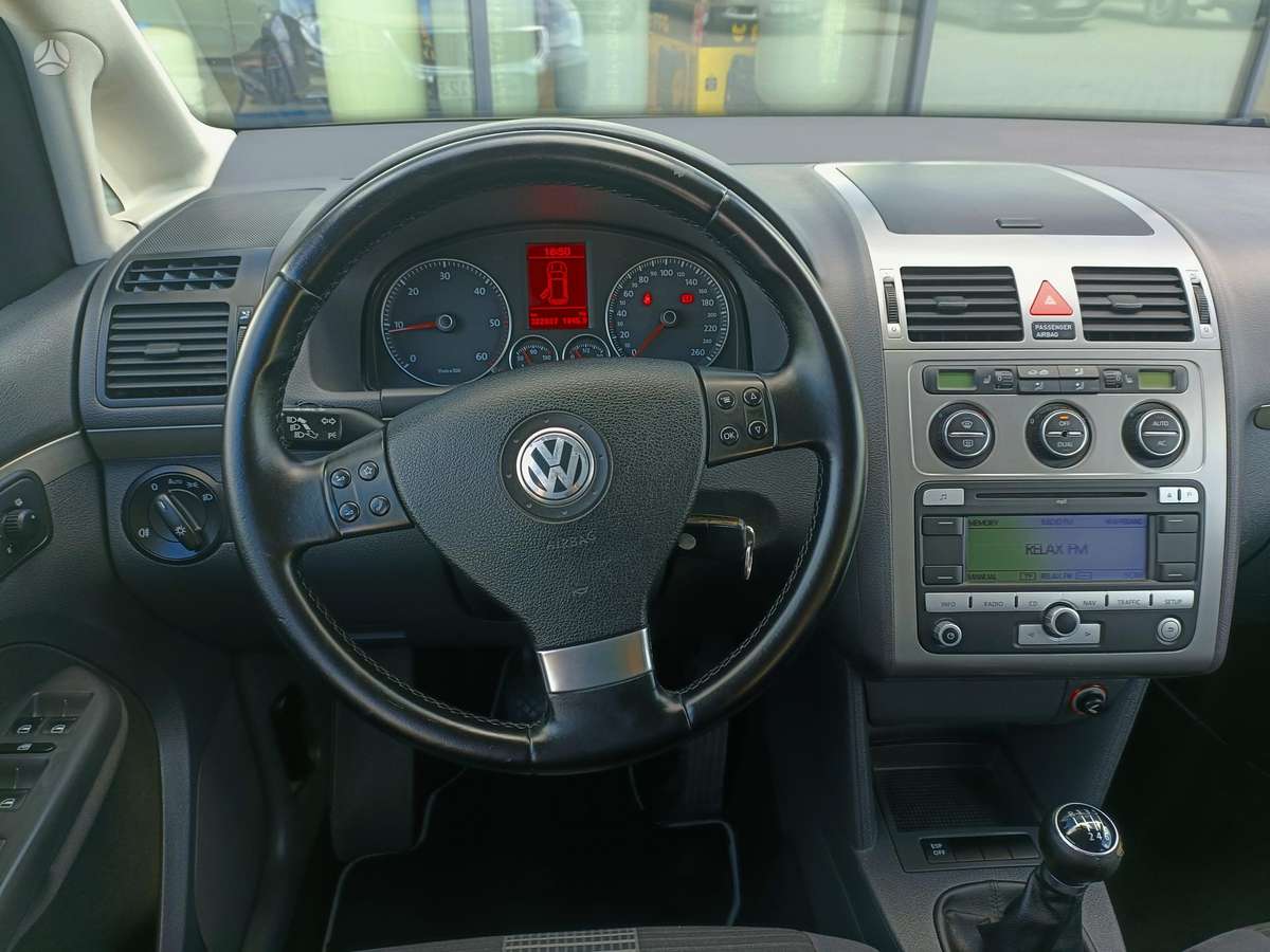 Volkswagen Touran 2008 — photo 10