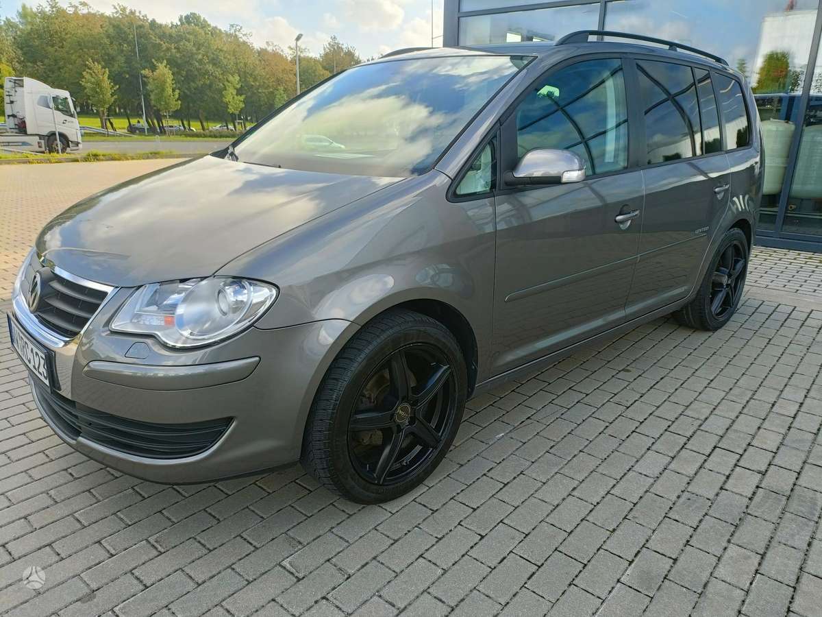 Volkswagen Touran 2008 — photo 14