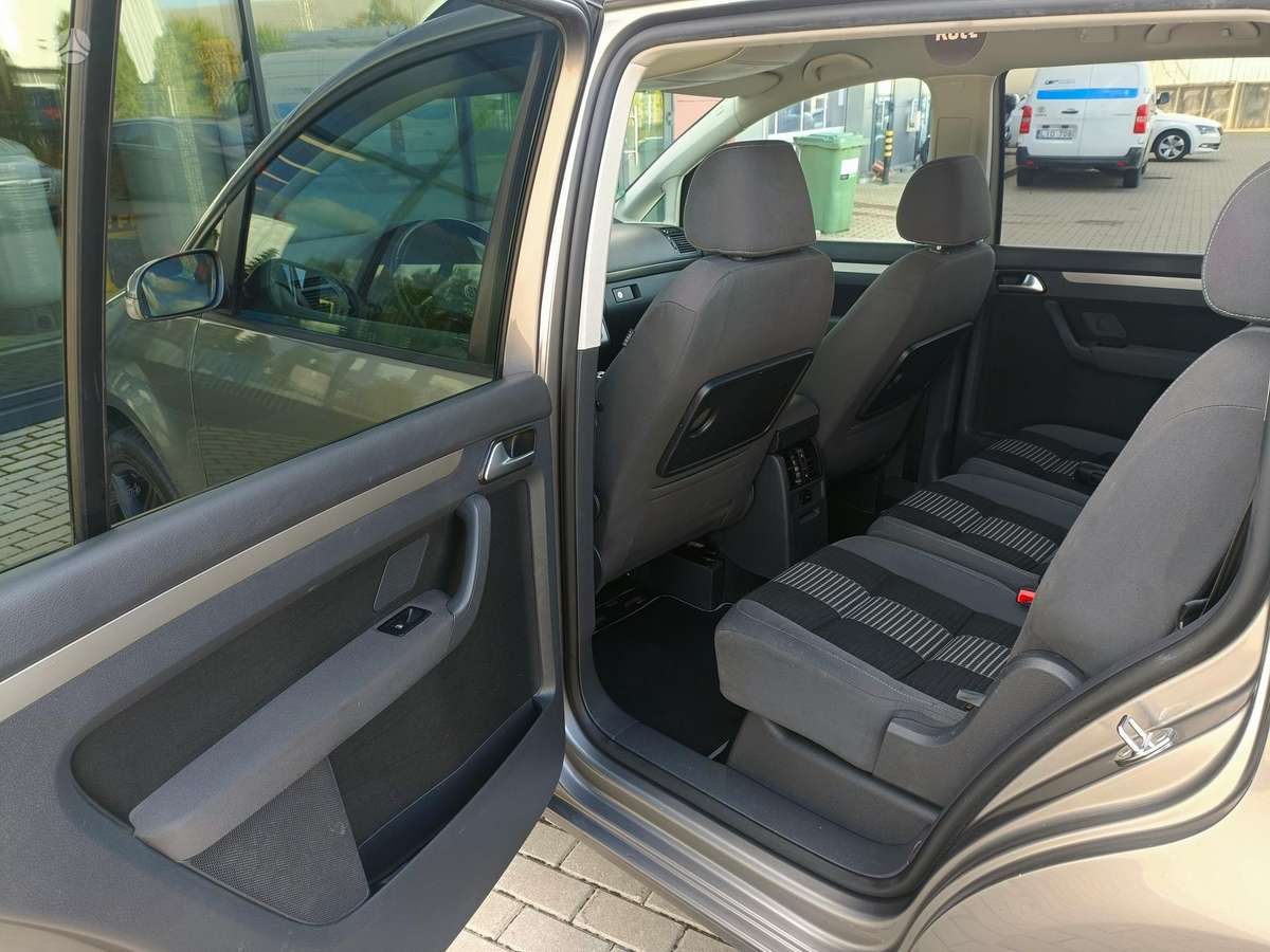 Volkswagen Touran 2008 — photo 16