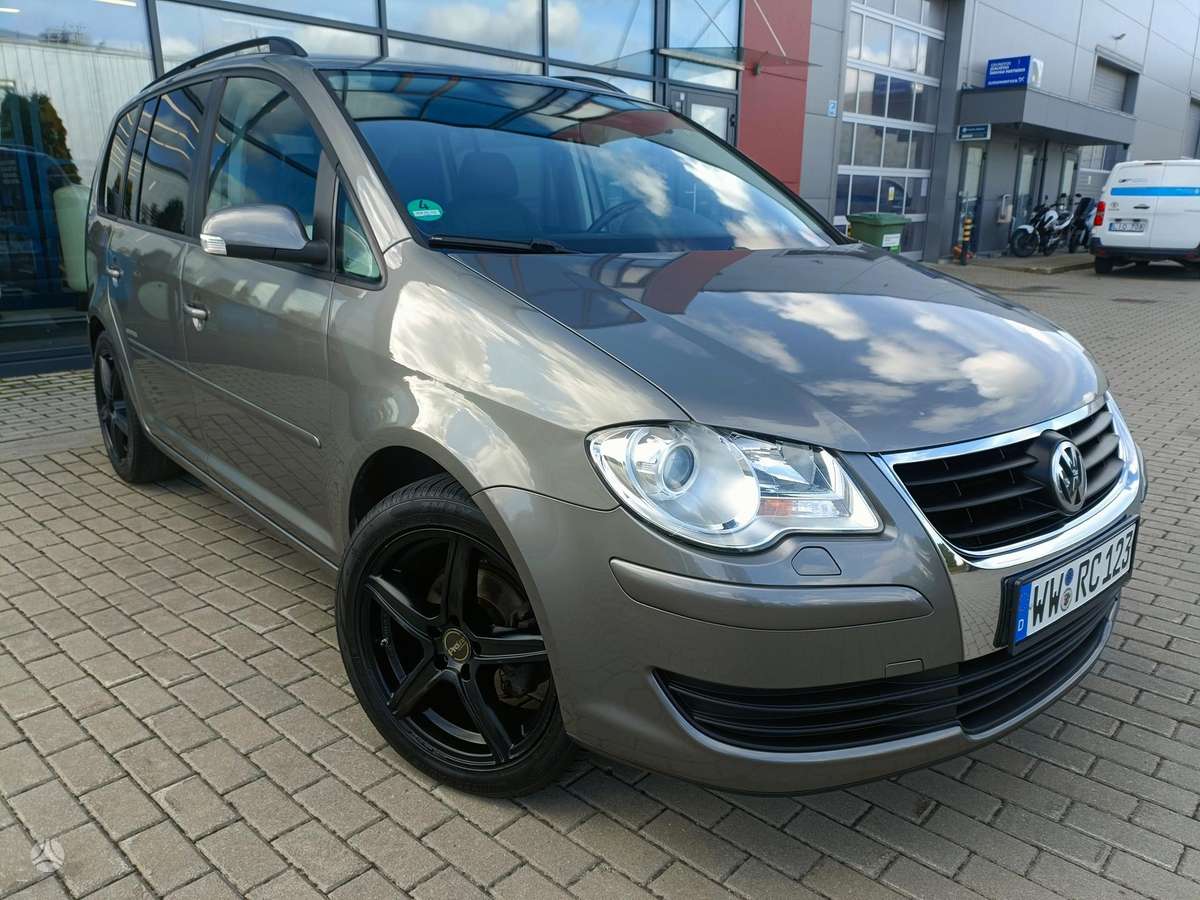 Volkswagen Touran 2008 — photo 17