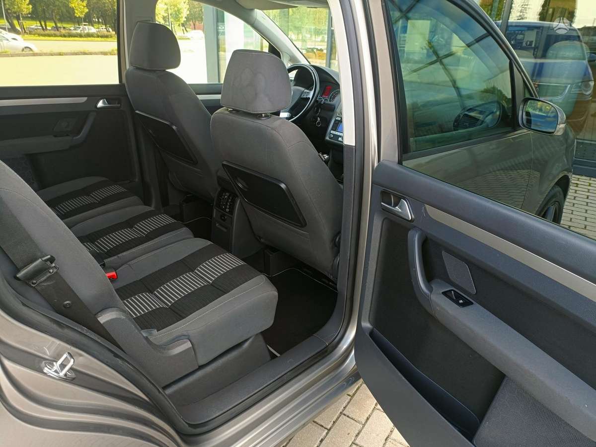 Volkswagen Touran 2008 — photo 18