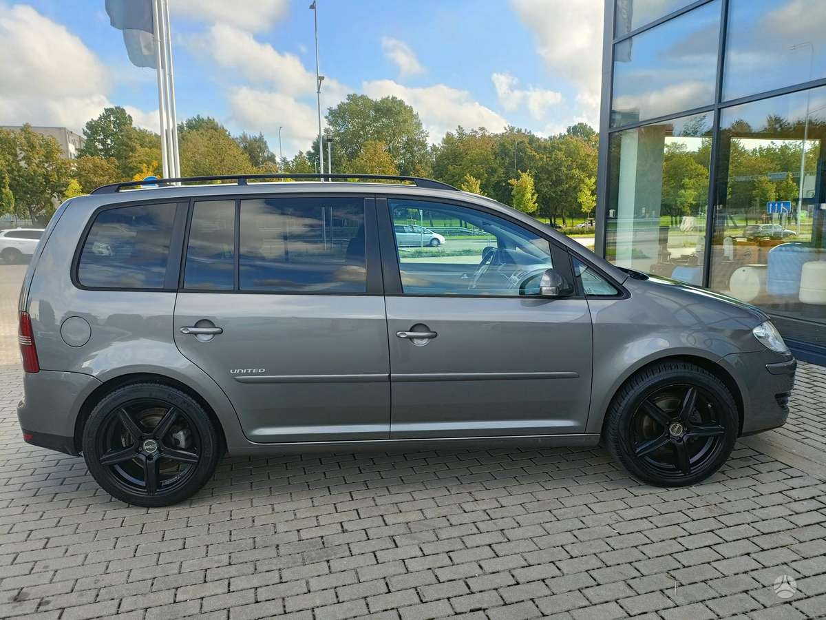 Volkswagen Touran 2008 — photo 21