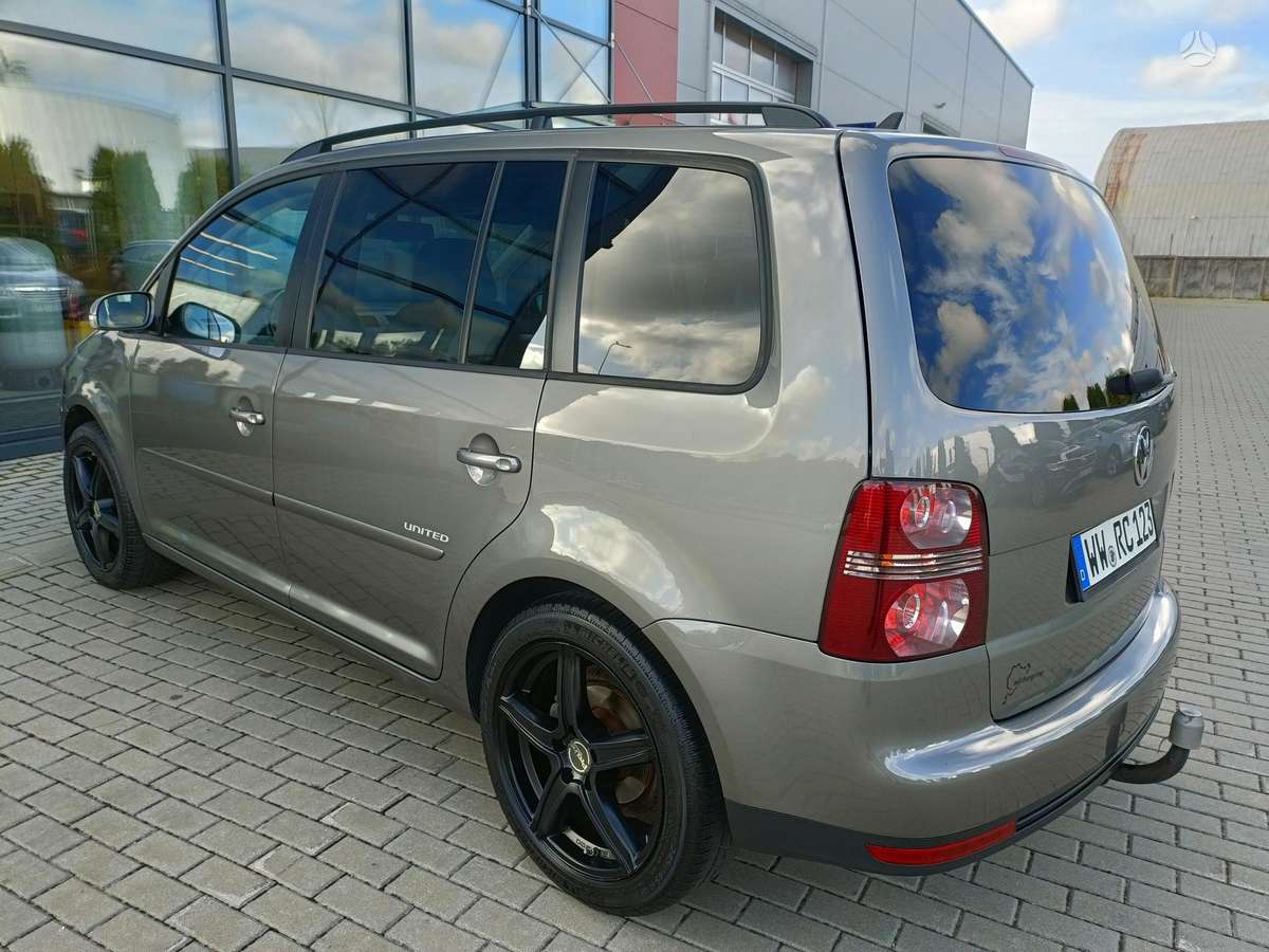 Volkswagen Touran 2008 — photo 24