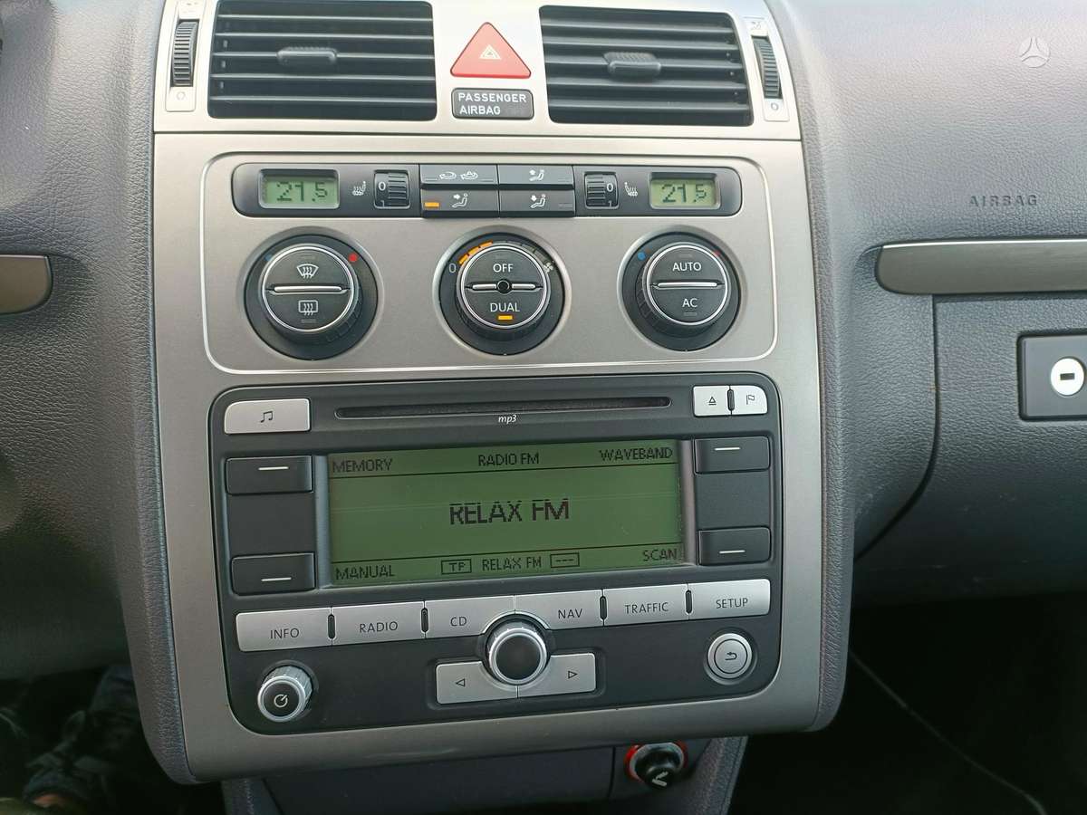Volkswagen Touran 2008 — photo 8
