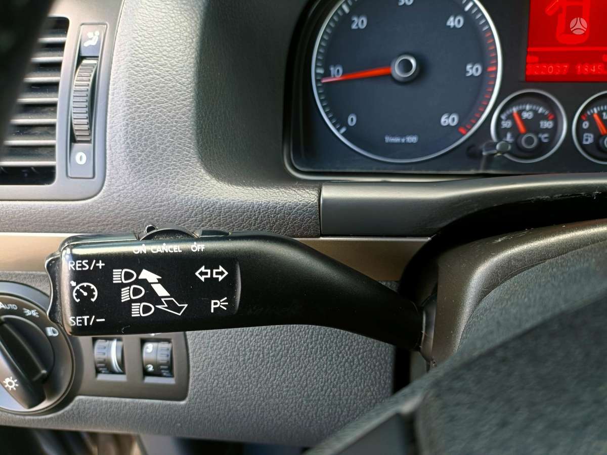 Volkswagen Touran 2008 — photo 9