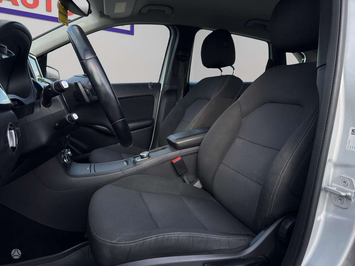 Mercedes-Benz B180 2013 — photo 14