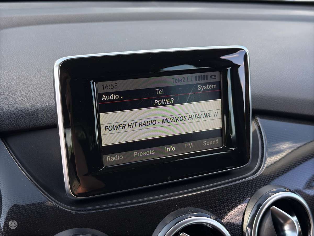 Mercedes-Benz B180 2013 — photo 18