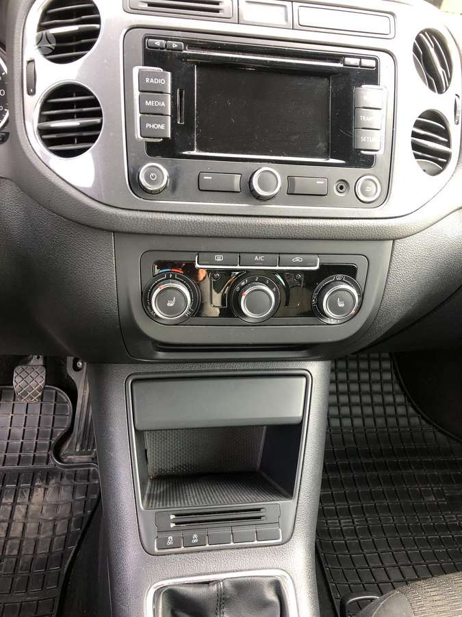Volkswagen Tiguan 2012 — photo 9