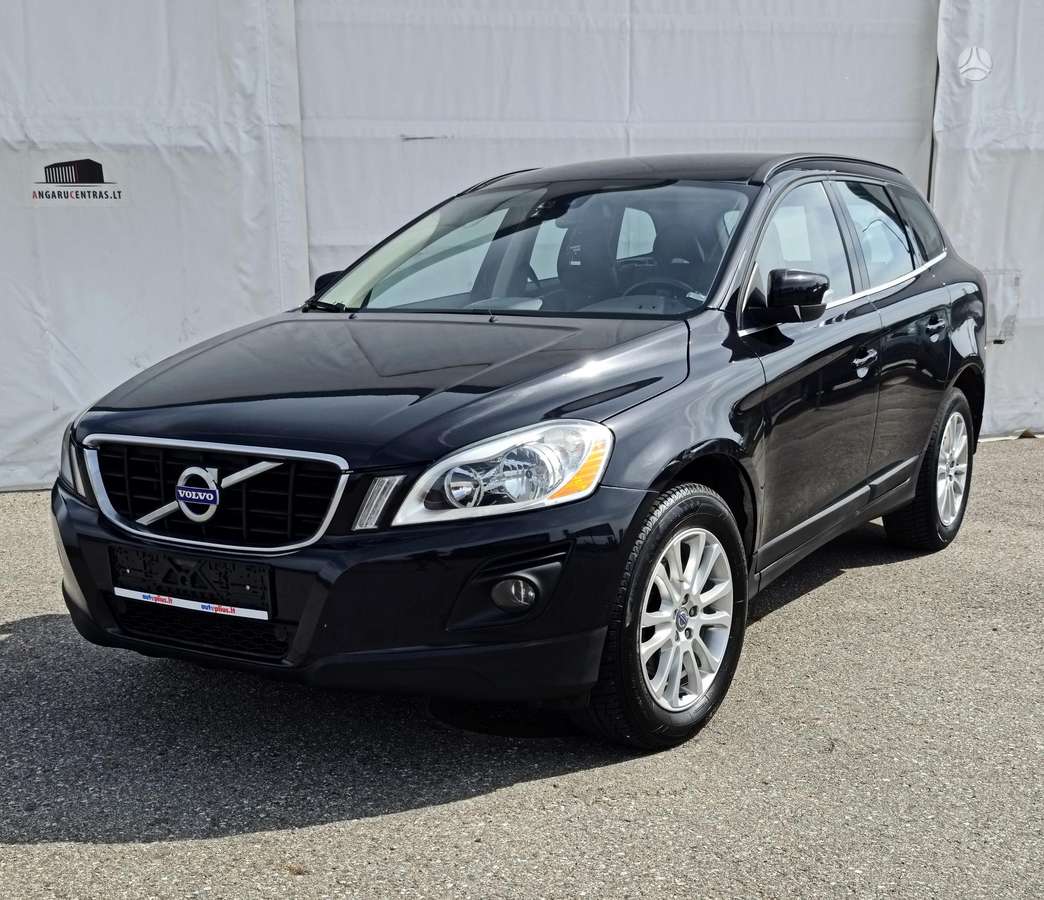 Volvo XC60 2010 — interior