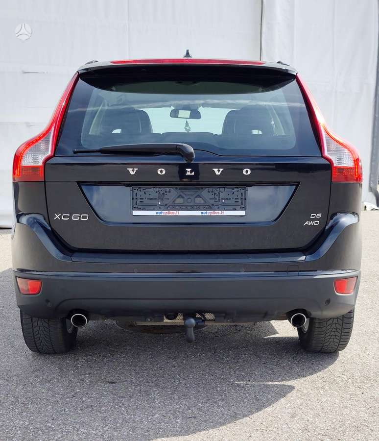 Volvo XC60 2010 — engine 2400 cm³, 205 HP (151kW)