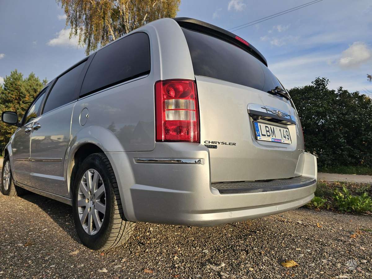 Chrysler Grand 2009 — photo 15