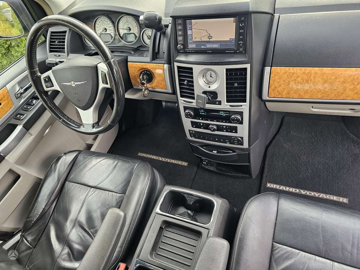 Chrysler Grand 2009 — photo 24