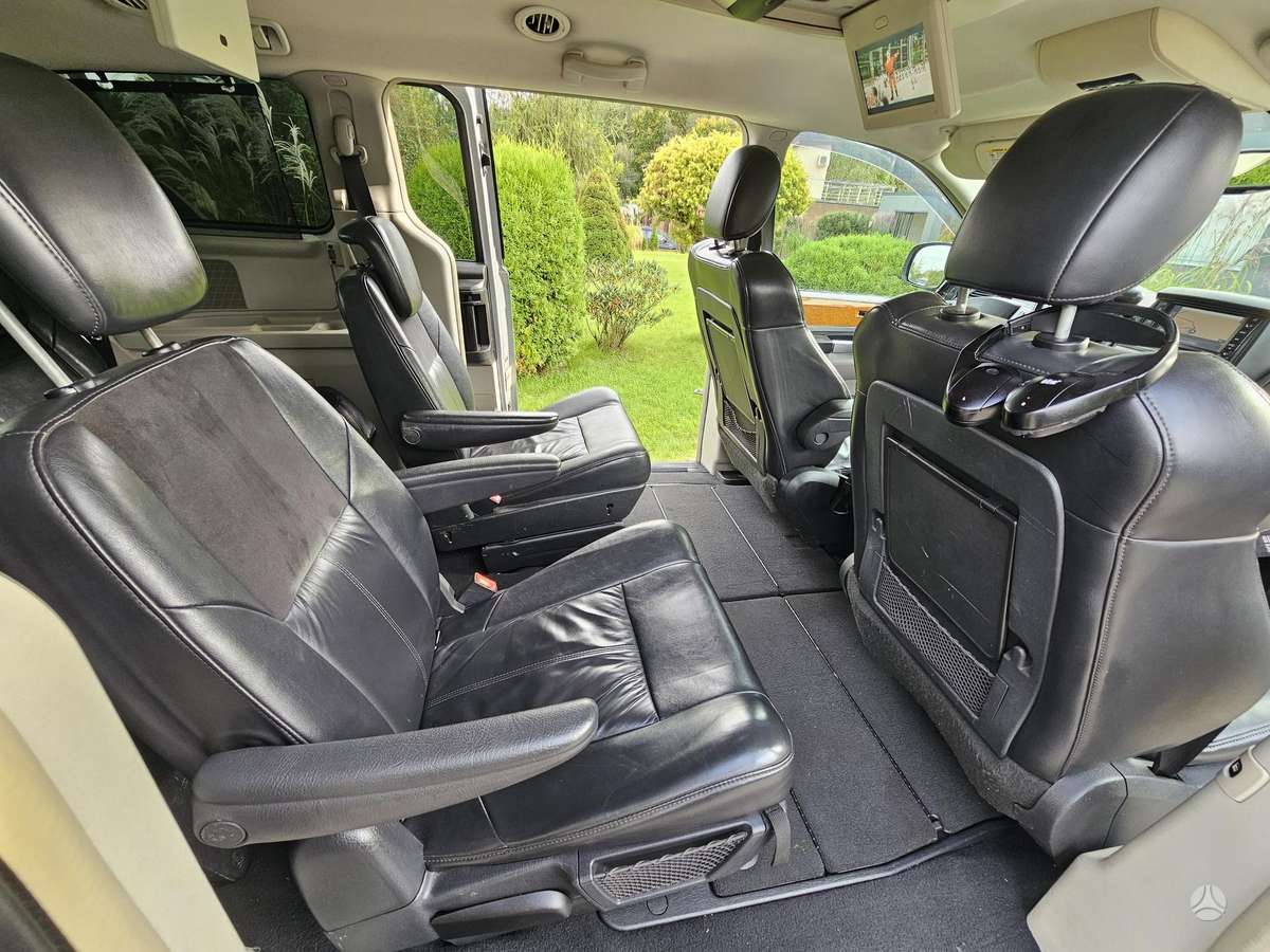 Chrysler Grand 2009 — photo 25