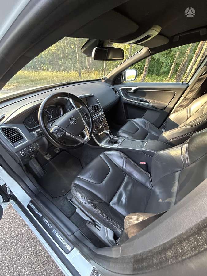 Volvo XC60 2013 — photo 11