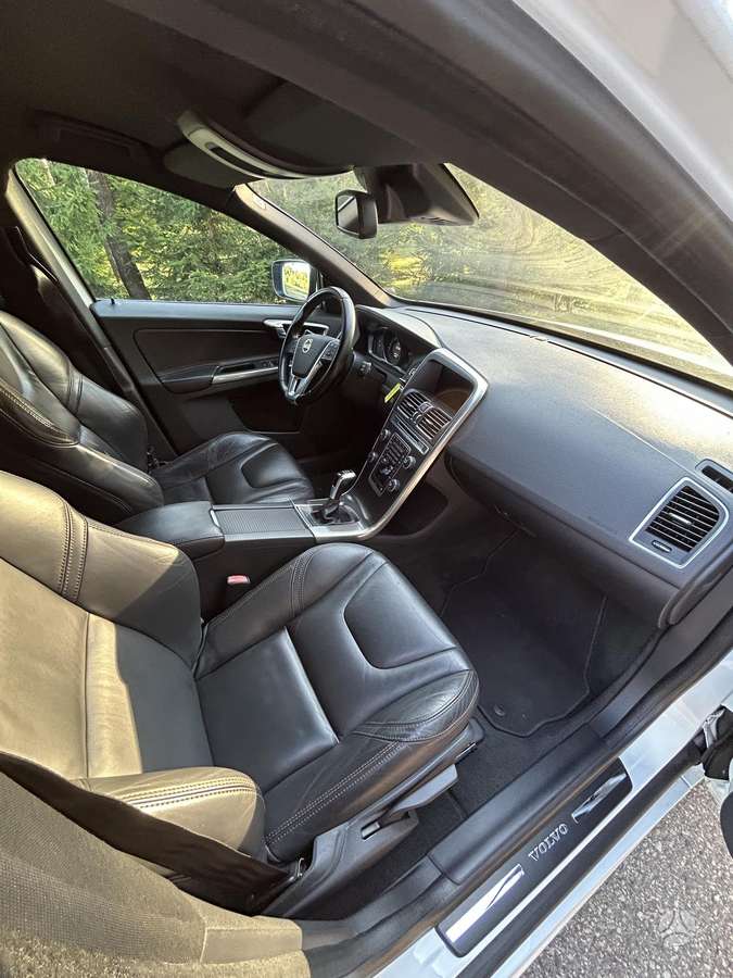 Volvo XC60 2013 — photo 13