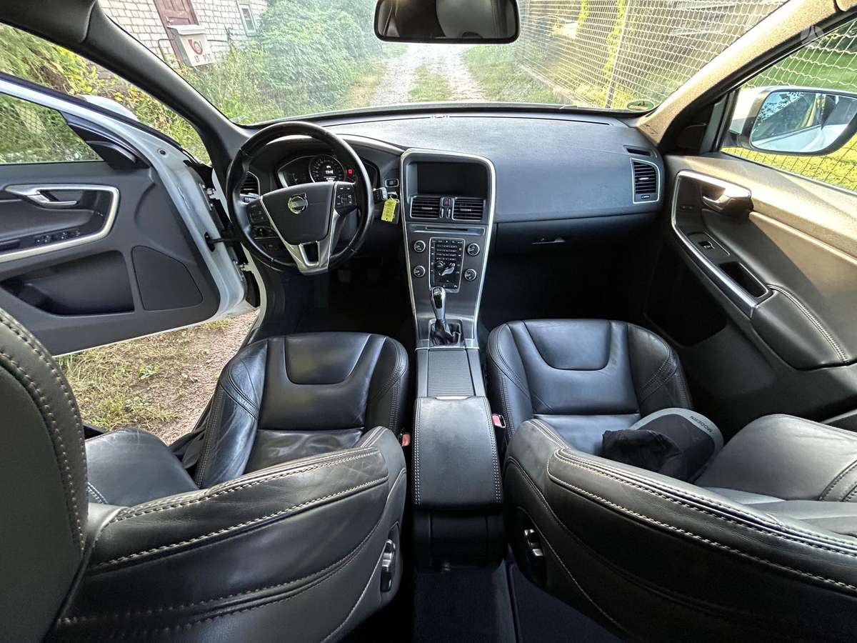 Volvo XC60 2013 — photo 18