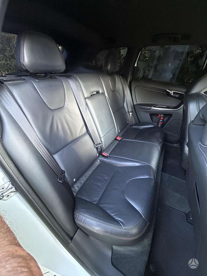 Volvo XC60 2013 — photo 19