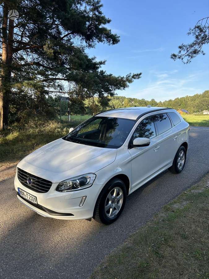 Volvo XC60 2013 — rear view