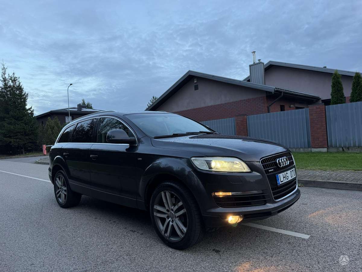 Audi Q7 2006 — вигляд ззаду