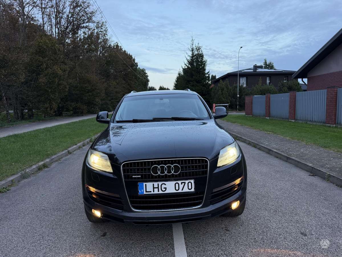 Audi Q7 2006 — салон