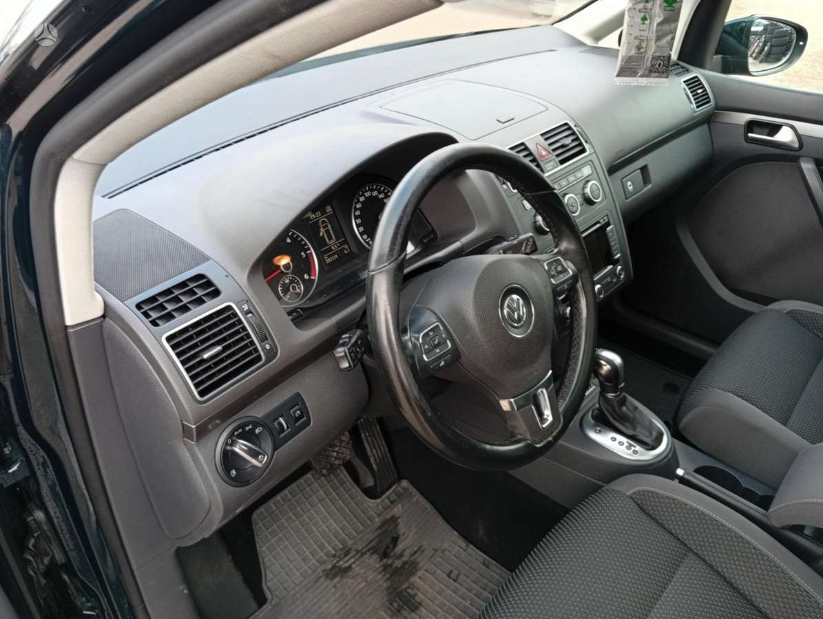 Volkswagen Touran 2014 — photo 12