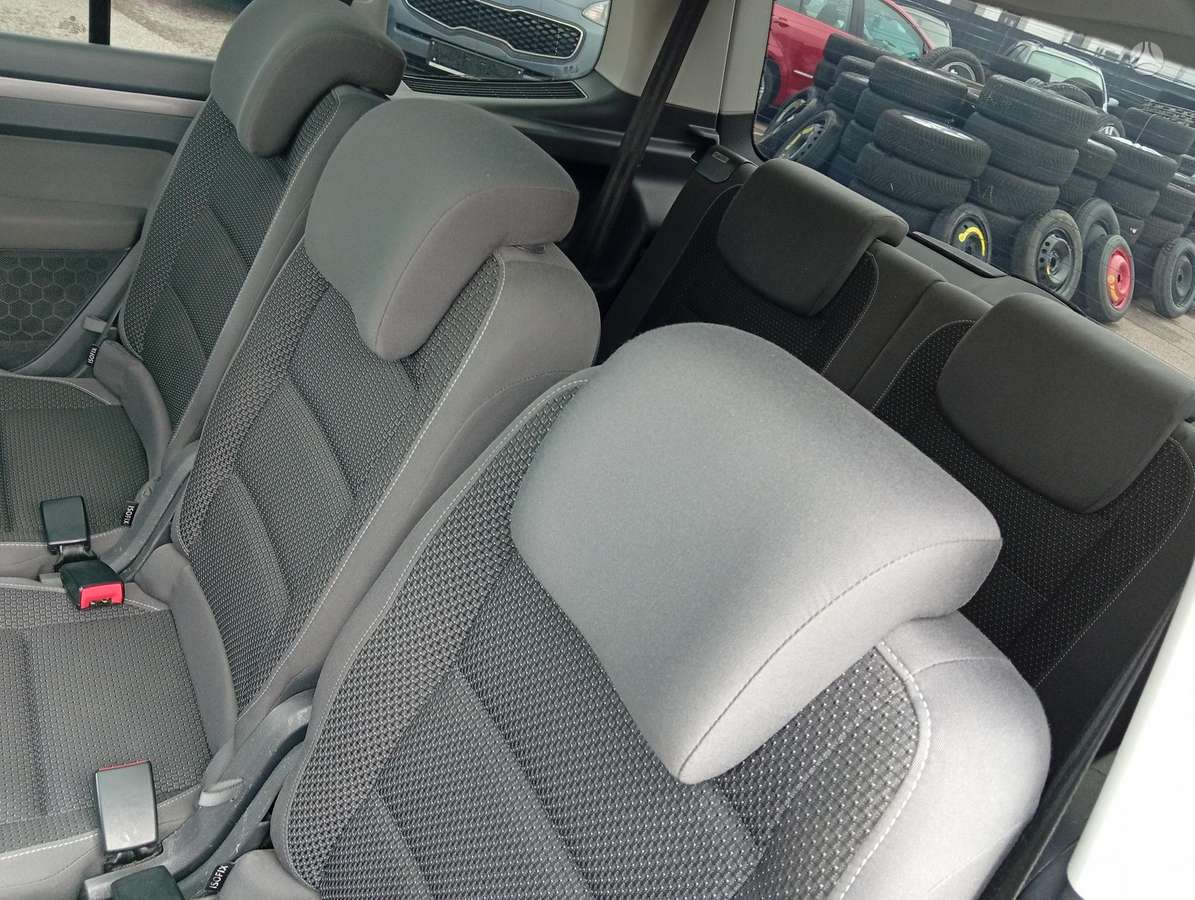 Volkswagen Touran 2014 — photo 14