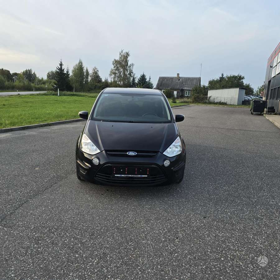 Ford S-MAX 2012 — вигляд ззаду