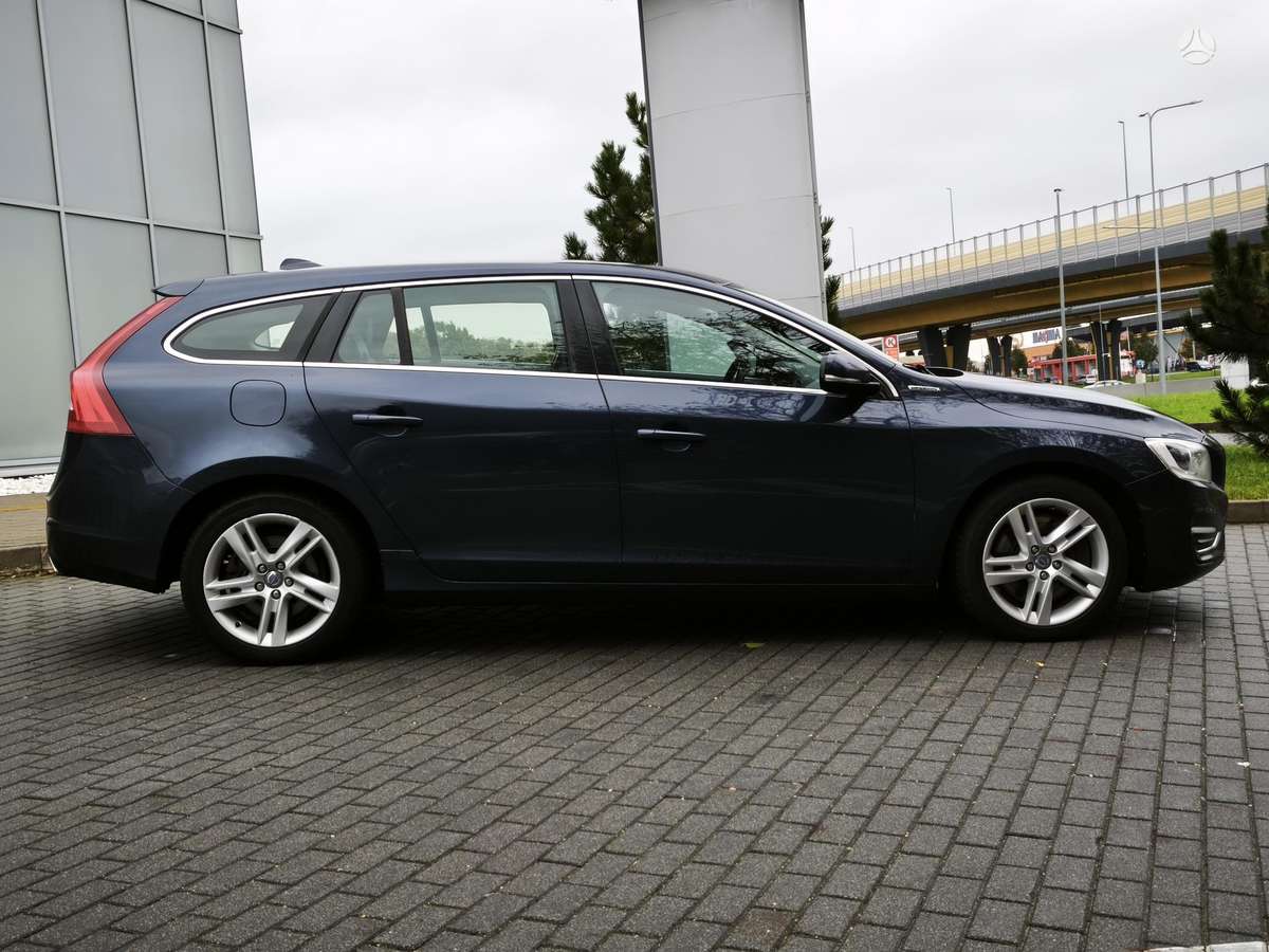 Volvo V60 2013 — салон