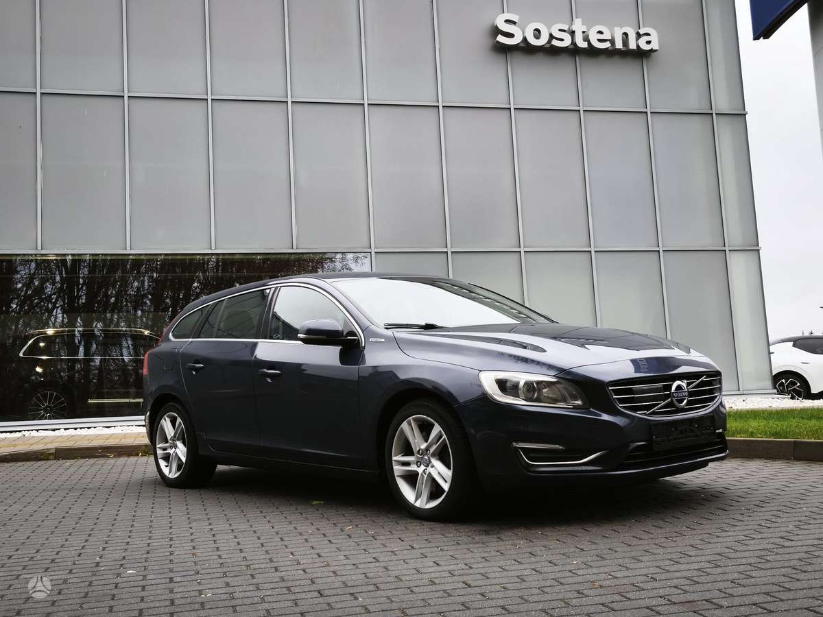 Volvo V60 2013 — двигун 2400 cm³, 215 HP (158kW)