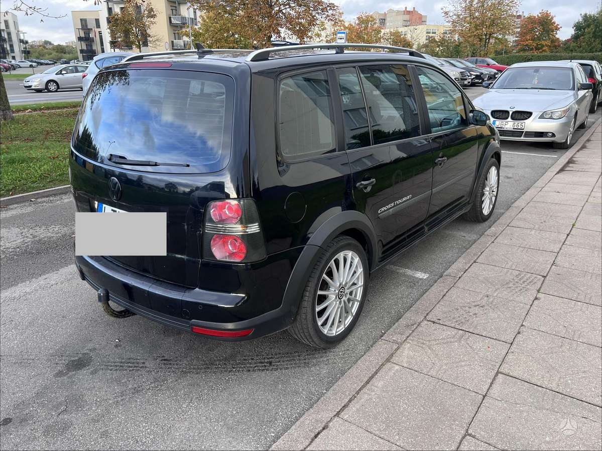 Volkswagen Touran 2007 — двигун 1968 cm³, 140 HP (103kW)