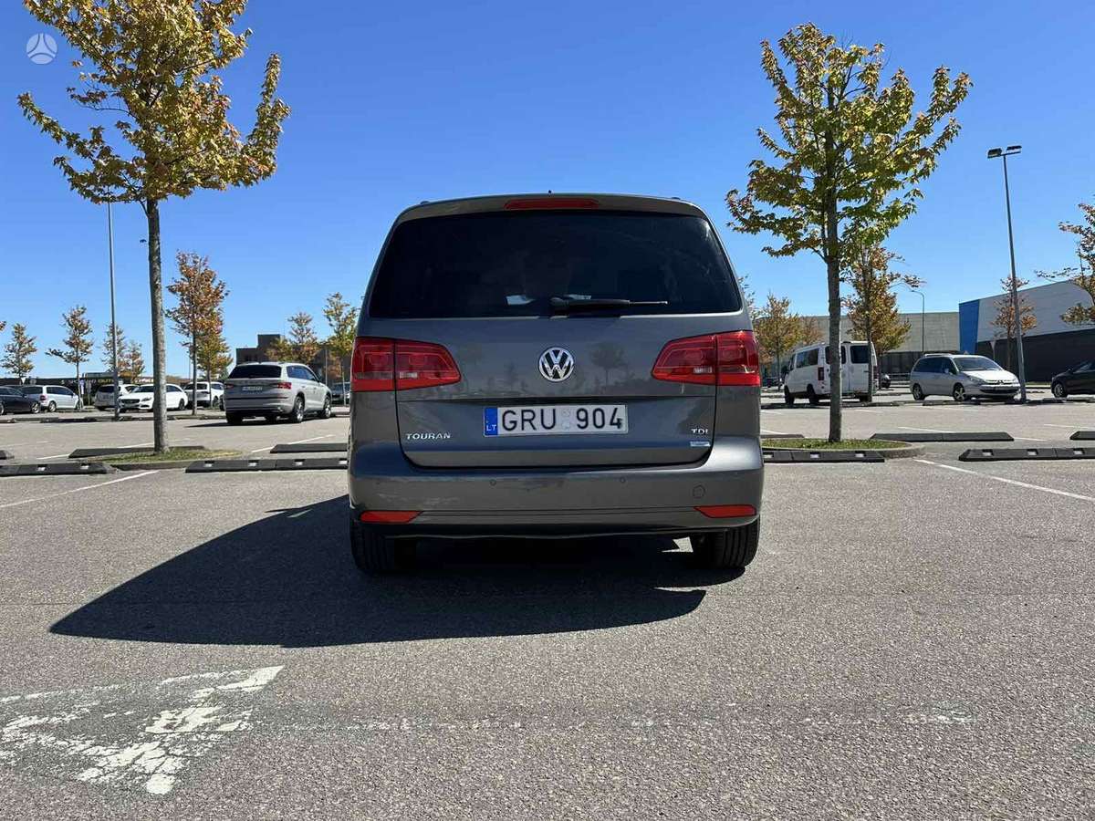 Volkswagen Touran 2011 — photo 5