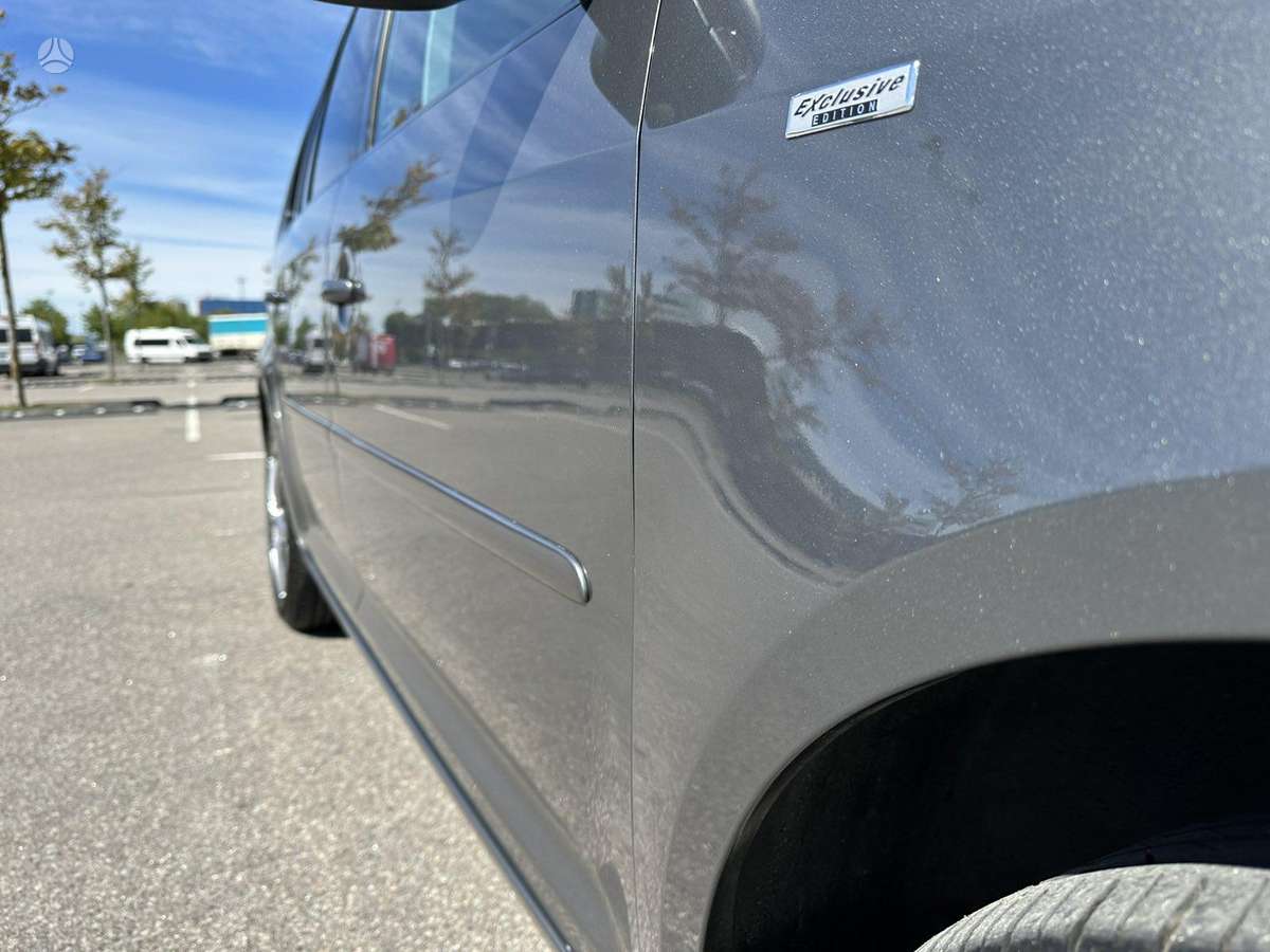 Volkswagen Touran 2011 — photo 7