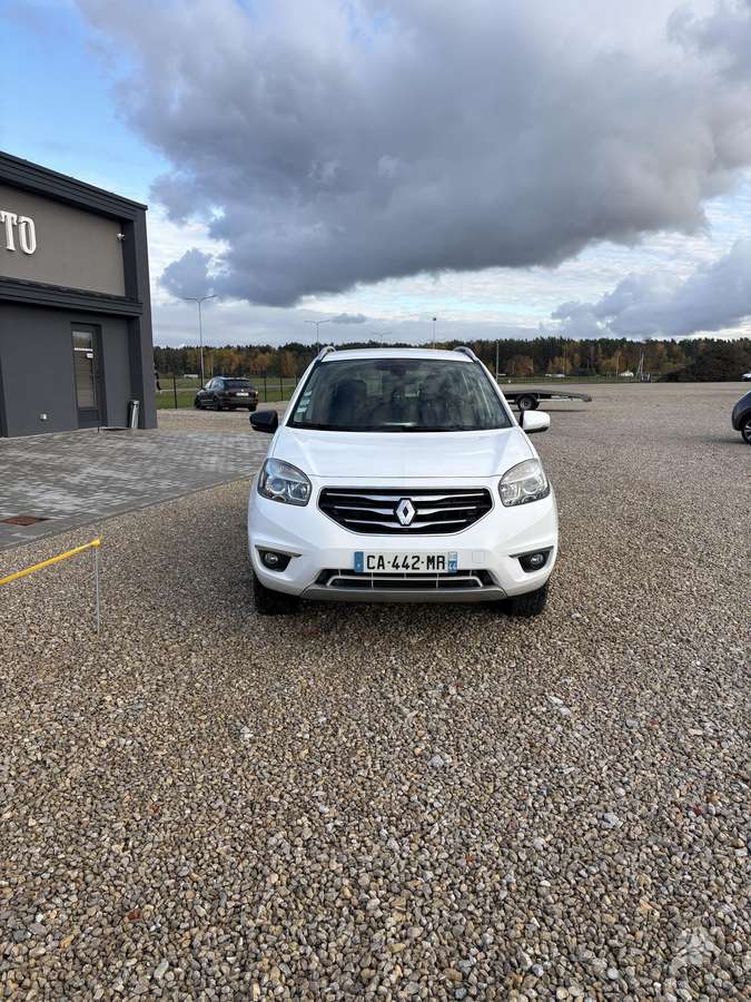 Renault Koleos 2012 — вигляд ззаду