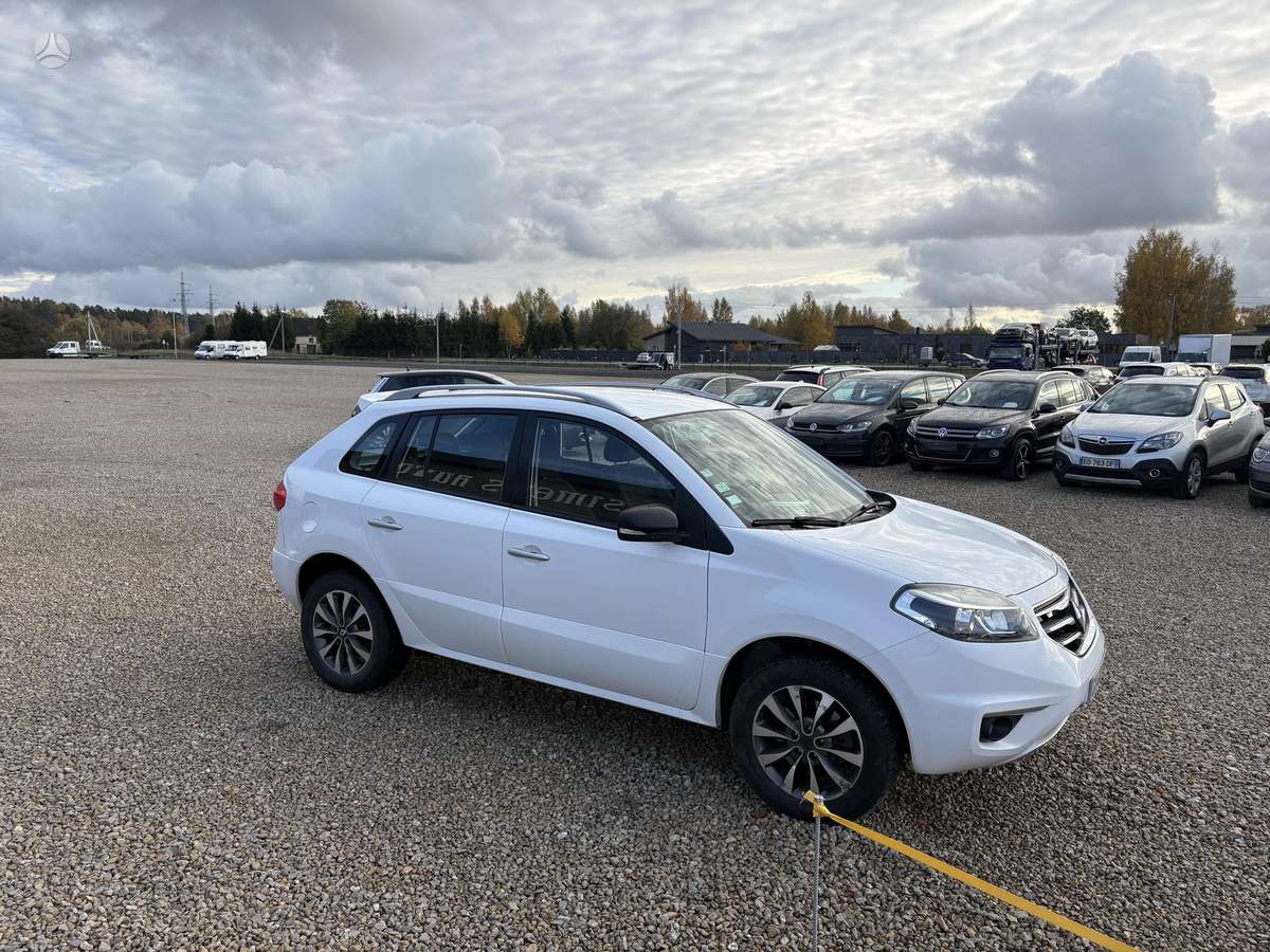 Renault Koleos 2012 — салон