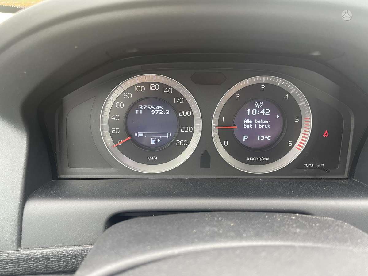 Volvo XC60 2009 — photo 10