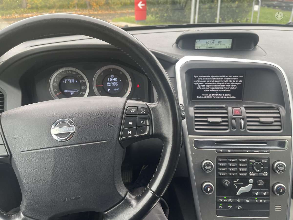Volvo XC60 2009 — photo 12