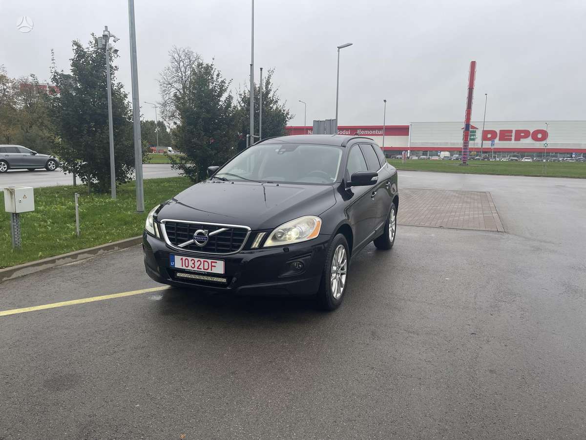 Volvo XC60 2009 — rear view