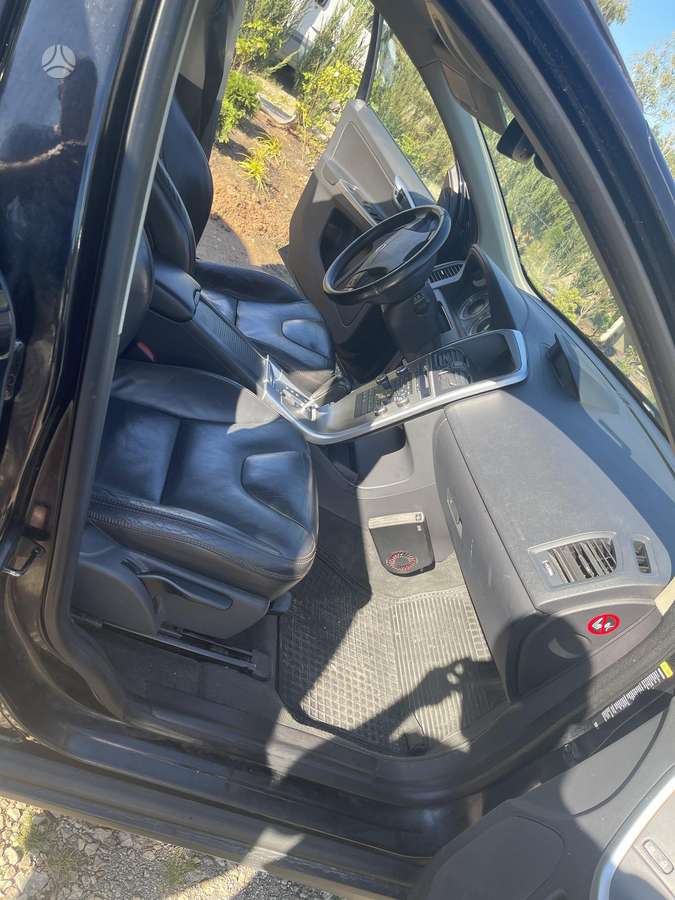 Volvo XC60 2009 — photo 20