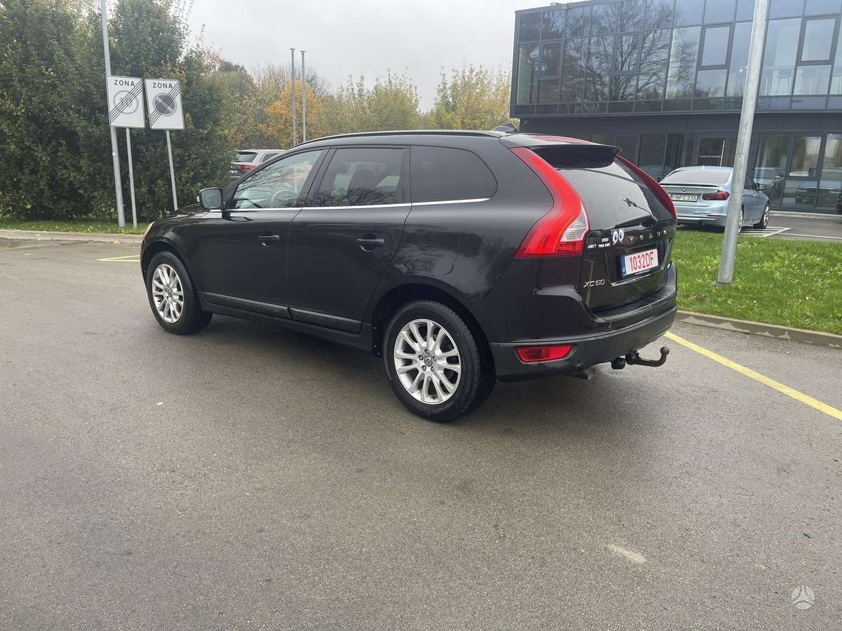 Volvo XC60 2009 — engine 2400 cm³, 163 HP (120kW)
