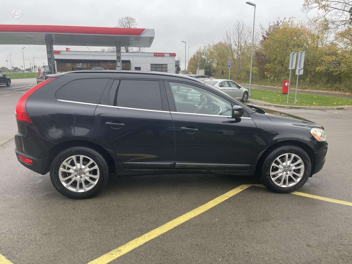 Volvo XC60 2009 — photo 7