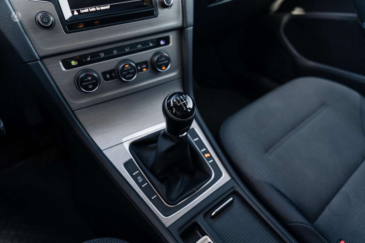 Volkswagen Golf 2015 — photo 28