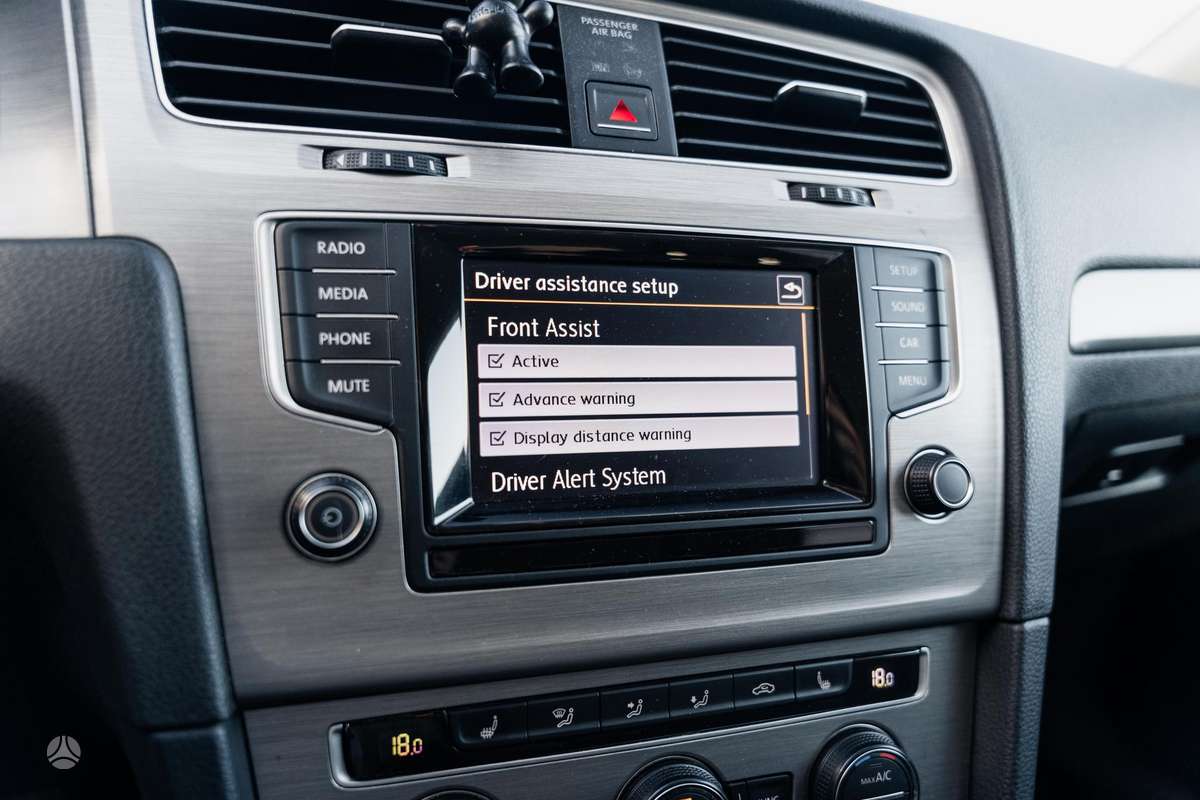 Volkswagen Golf 2015 — photo 32